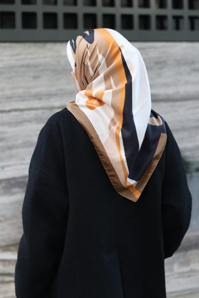 روسری توییل کارامل