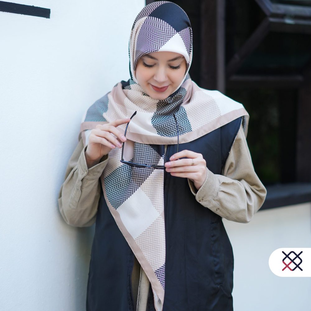 روسری نخ ابریشم نلا