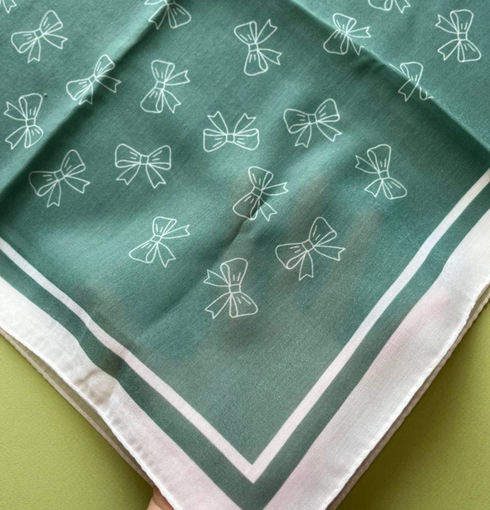 روسری پاپیونیان سبز