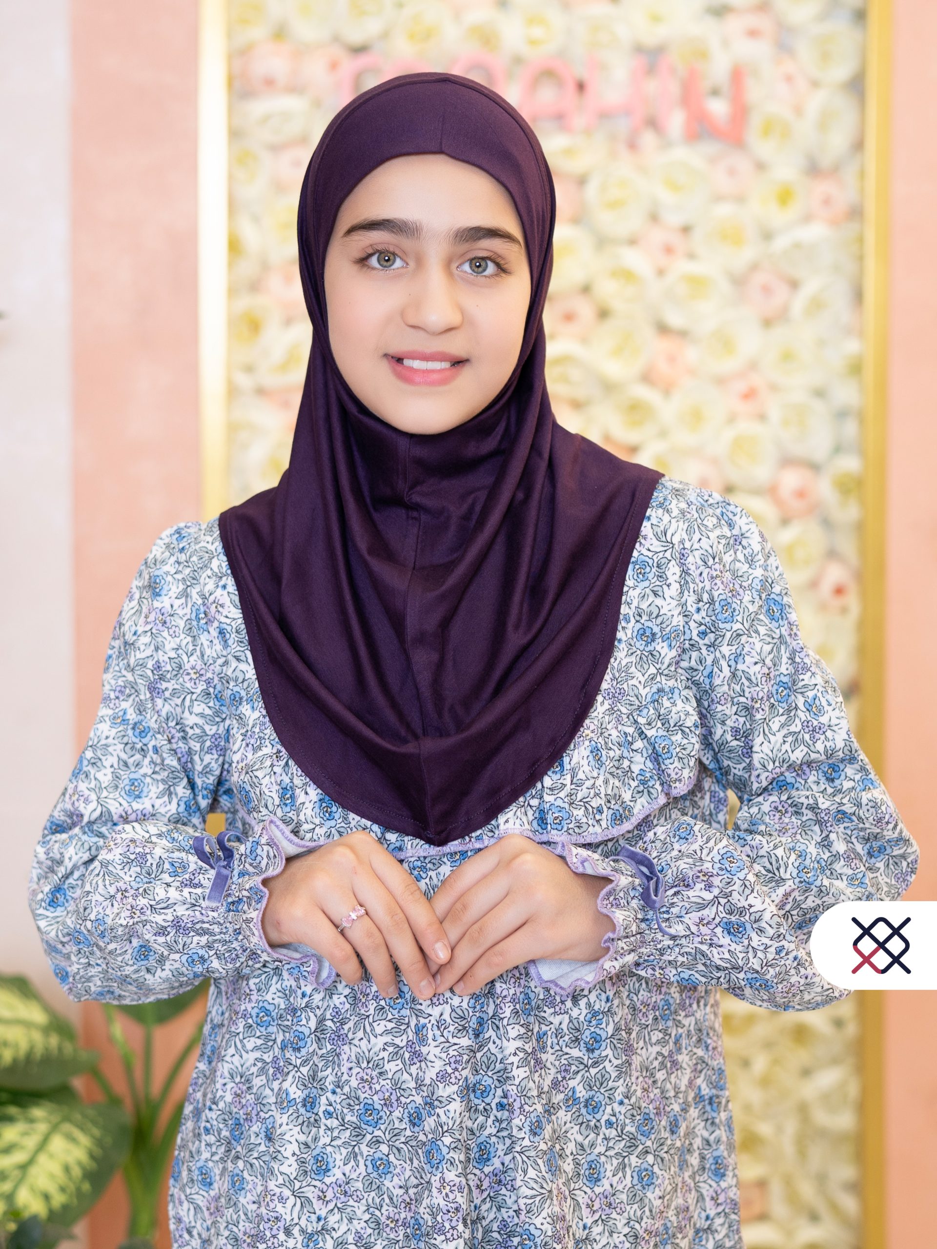 مقنعه کشی نقاب‌دار روشنا (رنگ‌بندی)