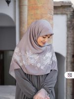 روسری دلارام نقره ای (ساتن ابریشم)